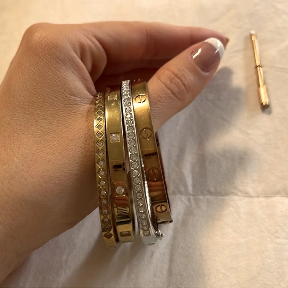 Four bangles - Picture 1 of 1